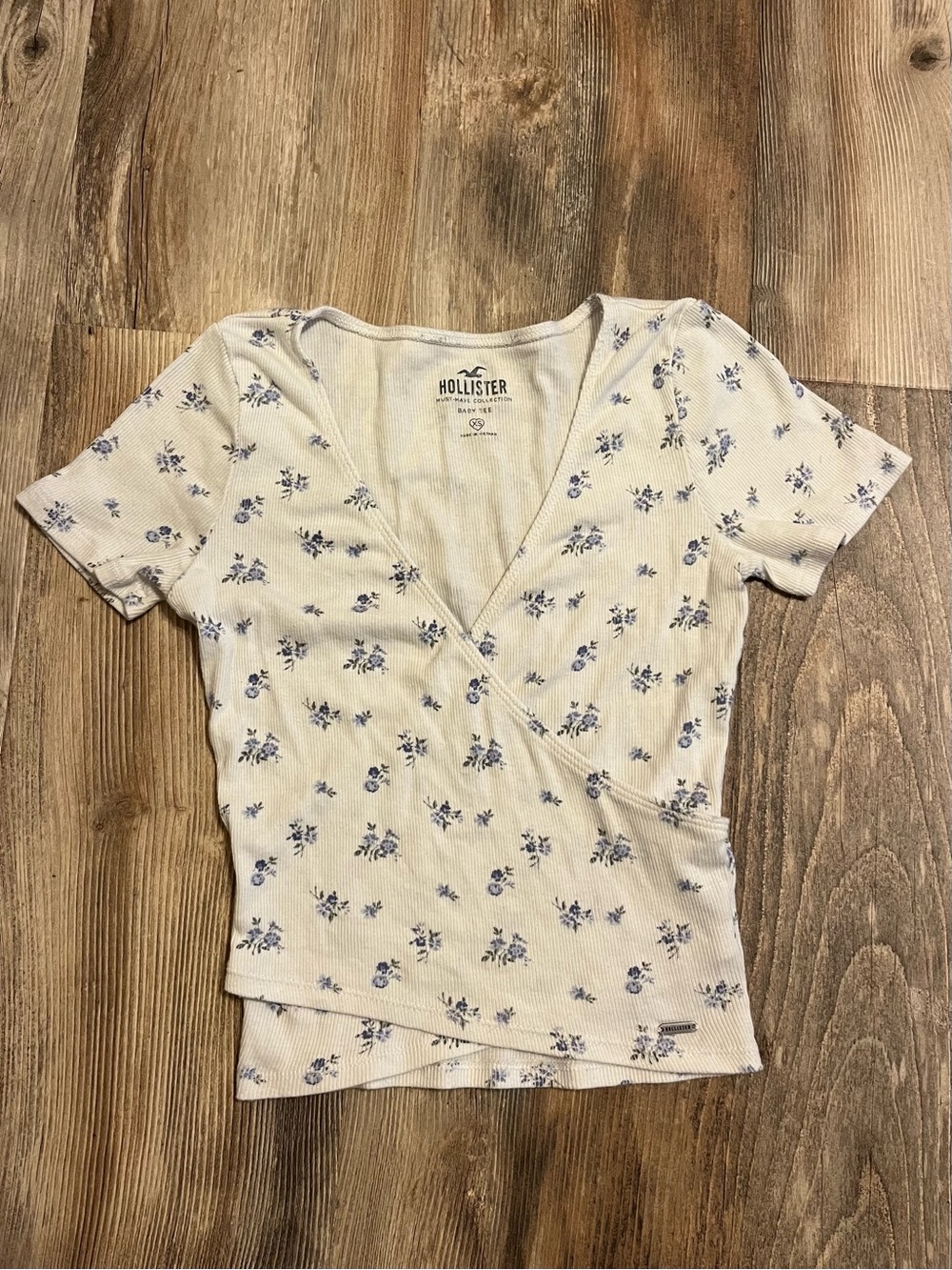 Hollister Women's Baby Tee XS